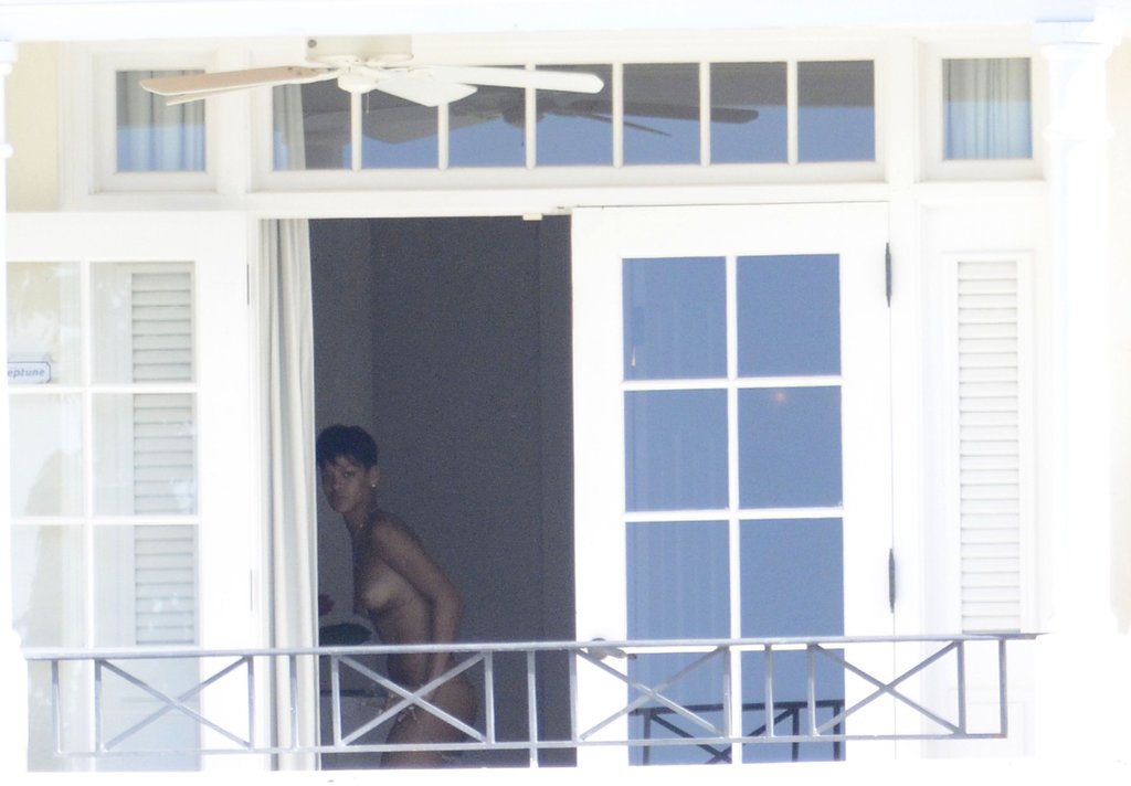 Rihanna (5)
