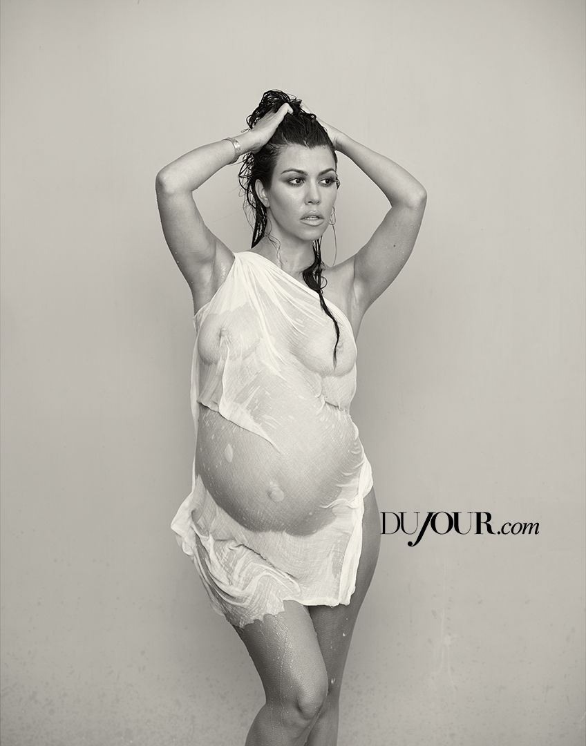 Kourtney Kardashia (1)