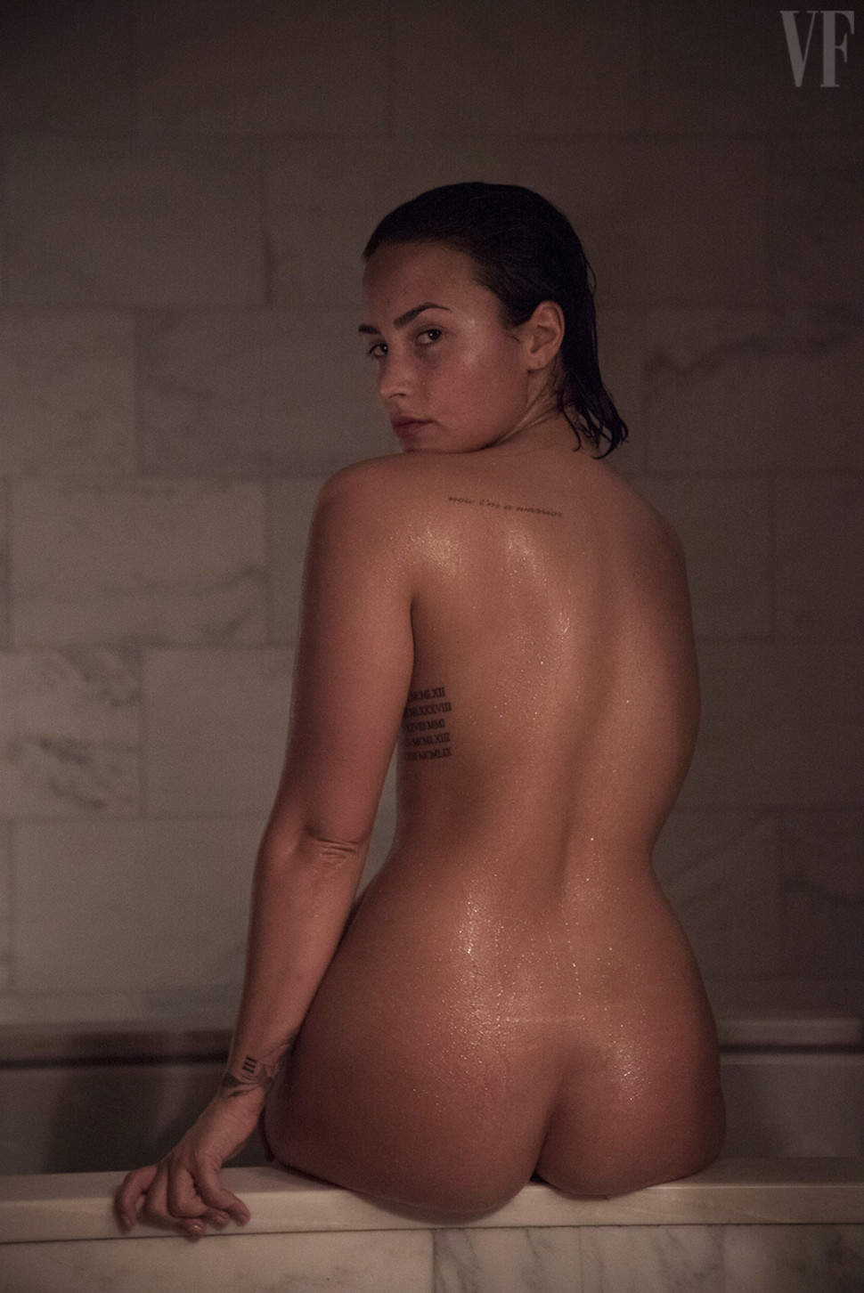 Demi-Lovato-Nude-1-omx.jpg