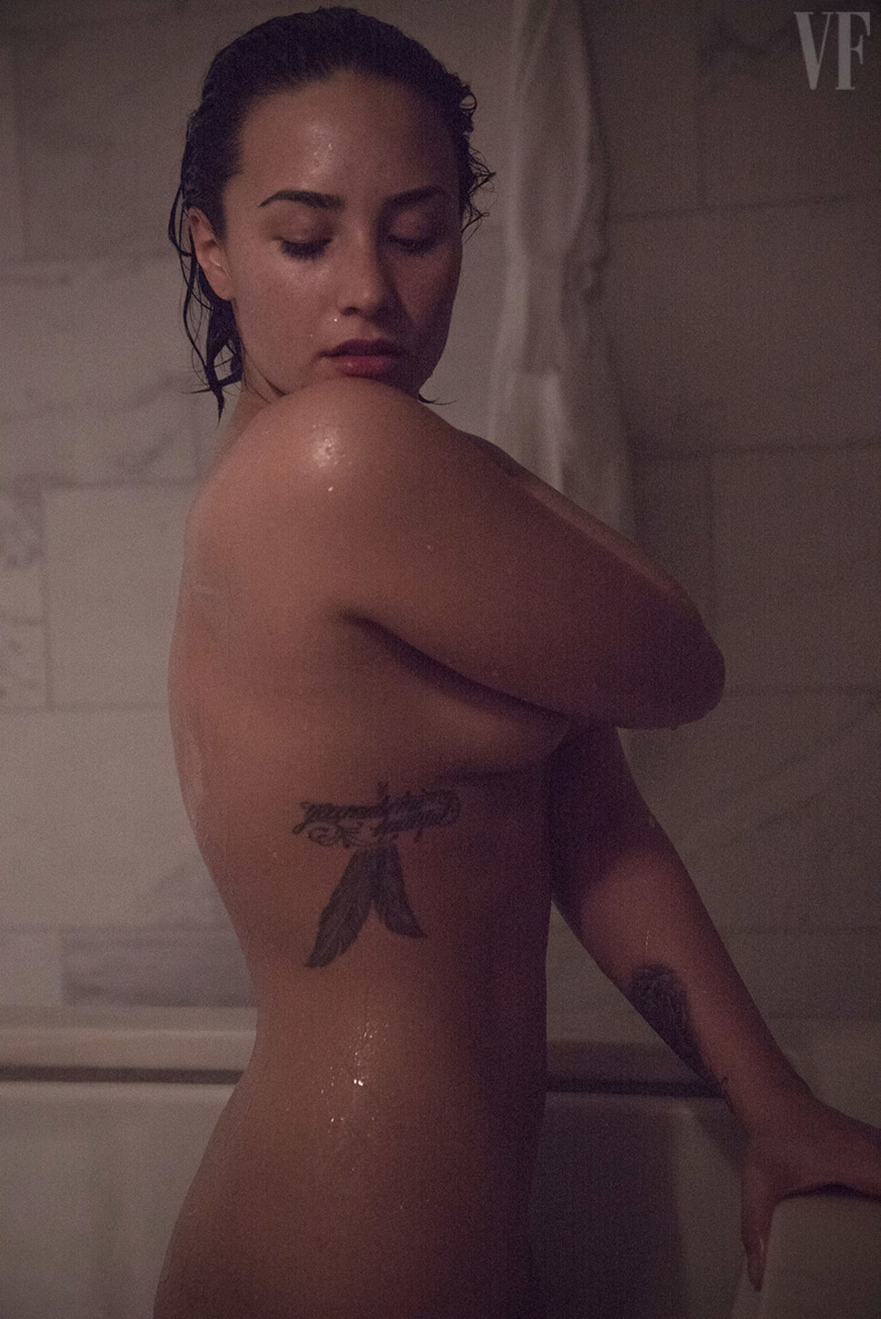 Demi-Lovato-Nude-2-omx