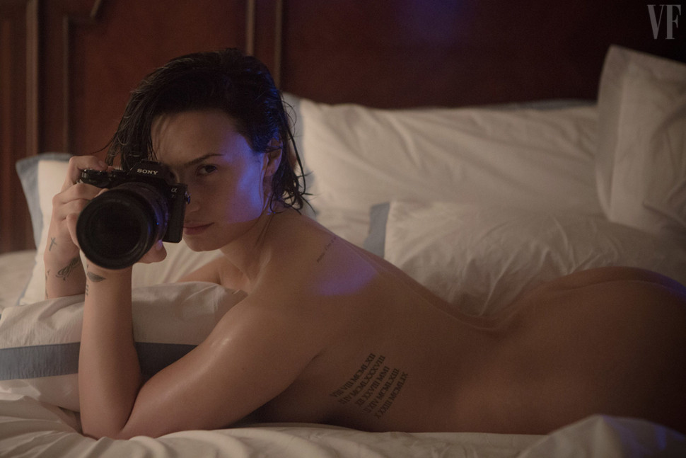 Demi-Lovato-Nude-5-omx