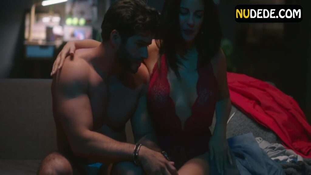 Perroni se muestra en sus etapa mas sexy y sexual en la nueva serie de amaz...