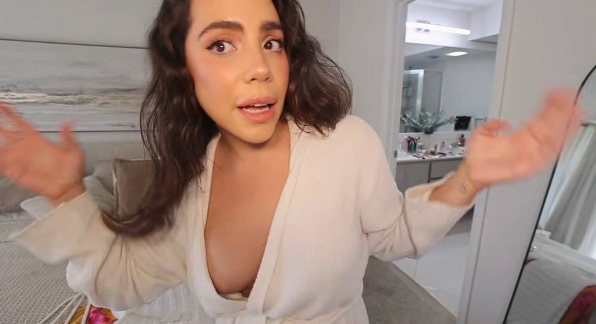 Katy Esquivel whatthechic y su descuido con pezón a la vista